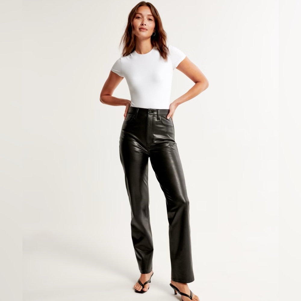 NWT Abercrombie & Fitch Vegan Leather 90s Straight Pant Ultra High Rise